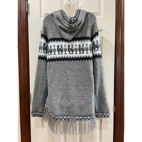 Alpaca Connection Peru Large Gray & Black Llama Fair Isle Hooded Poncho Sweater - Picture 7 of 8